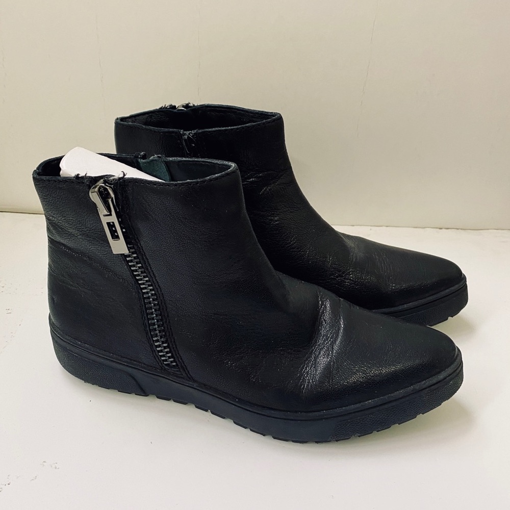 Chelsea Crew black flat pointed toe booties